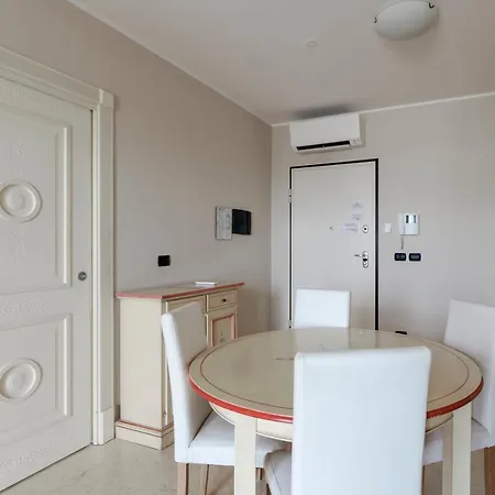 Apt24 - At Relais Du * Ντεζεντσάνο ντελ Γκάρντα